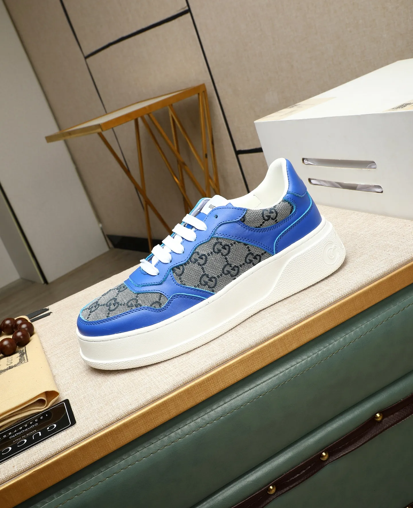 Men's shoes 💰400 GUCCI🔍🔍The latest models are on sale at the same time at the counter. Original calfskin imported from Italy, genuine leather lining, (high-end, extravagant, and classy) with exquisite workmanship. Soles: Original soles specially provided by the original factory. ⚠Exclusive double-layer movable molded soles are super comfortable⚠. Photos of the real thing🎬The real thing is better🔍🔍"High quality·Follow the order" Code number 38-44
